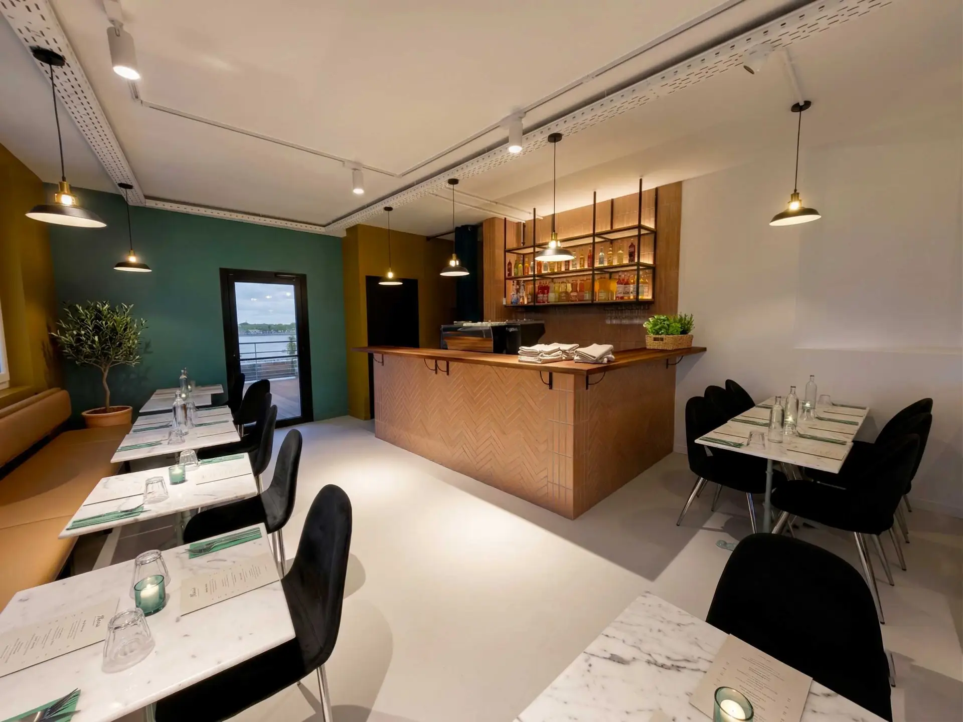 Pomozza – salle du restaurant italien à Toulouse, décor et mobilier sur mesure